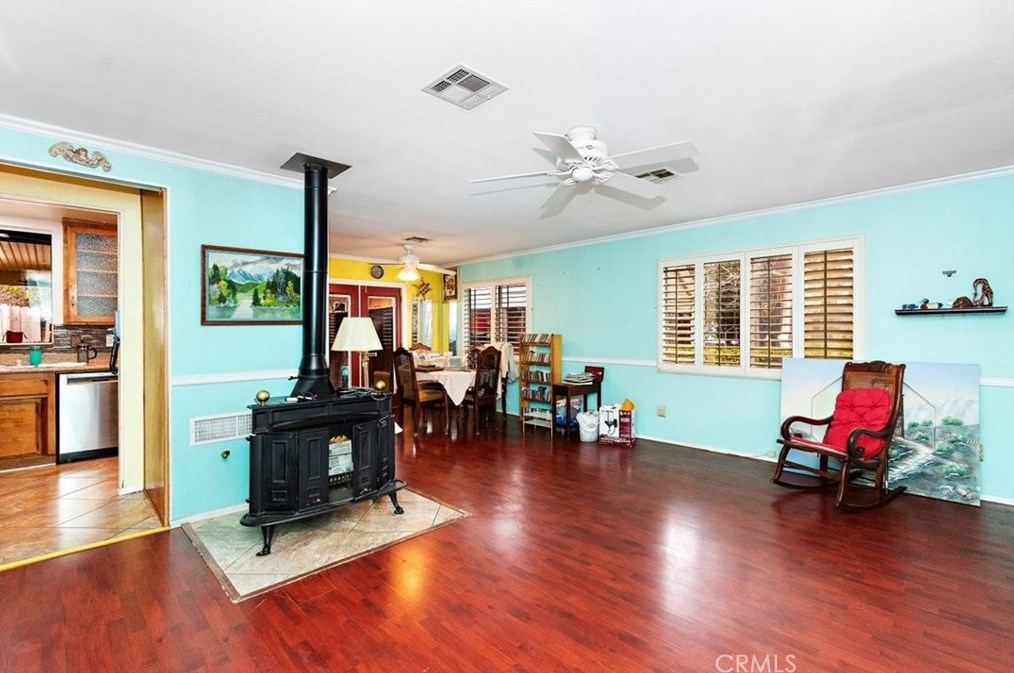 1375 Michigan Ave, Beaumont CA  92223-1726 exterior