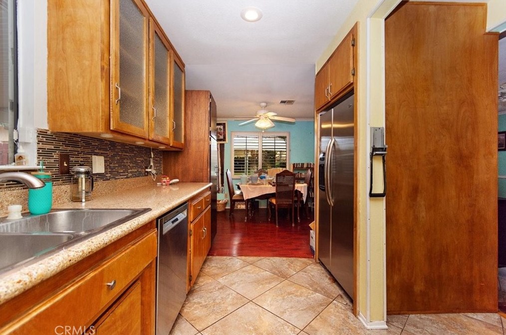 1375 Michigan Ave, Beaumont CA  92223-1726 exterior