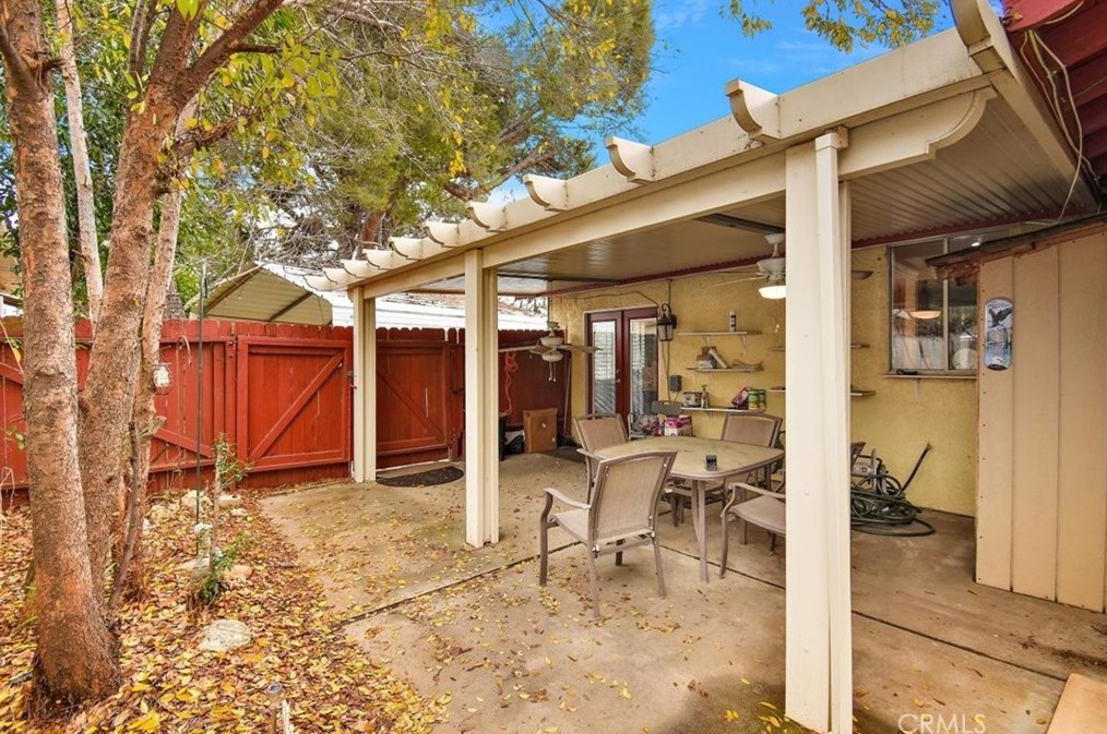 1375 Michigan Ave, Beaumont CA  92223-1726 exterior