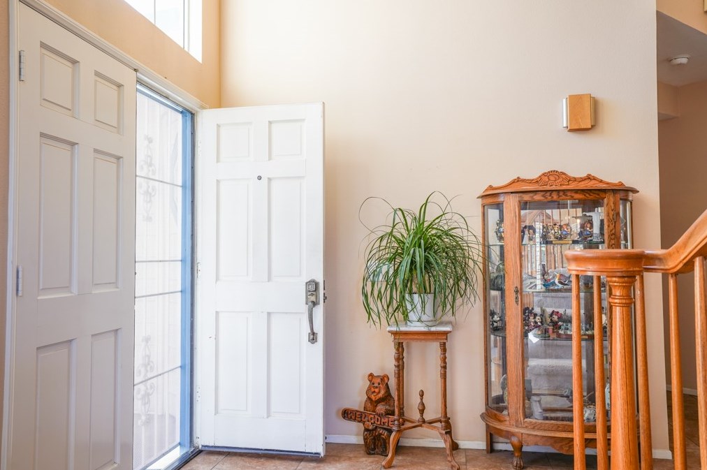 11645 Allwood Dr, Riverside CA  92503-0821 exterior