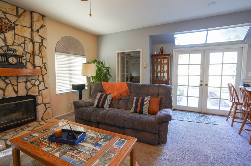 11645 Allwood Dr, Riverside CA  92503-0821 exterior