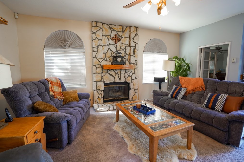 11645 Allwood Dr, Riverside CA  92503-0821 exterior