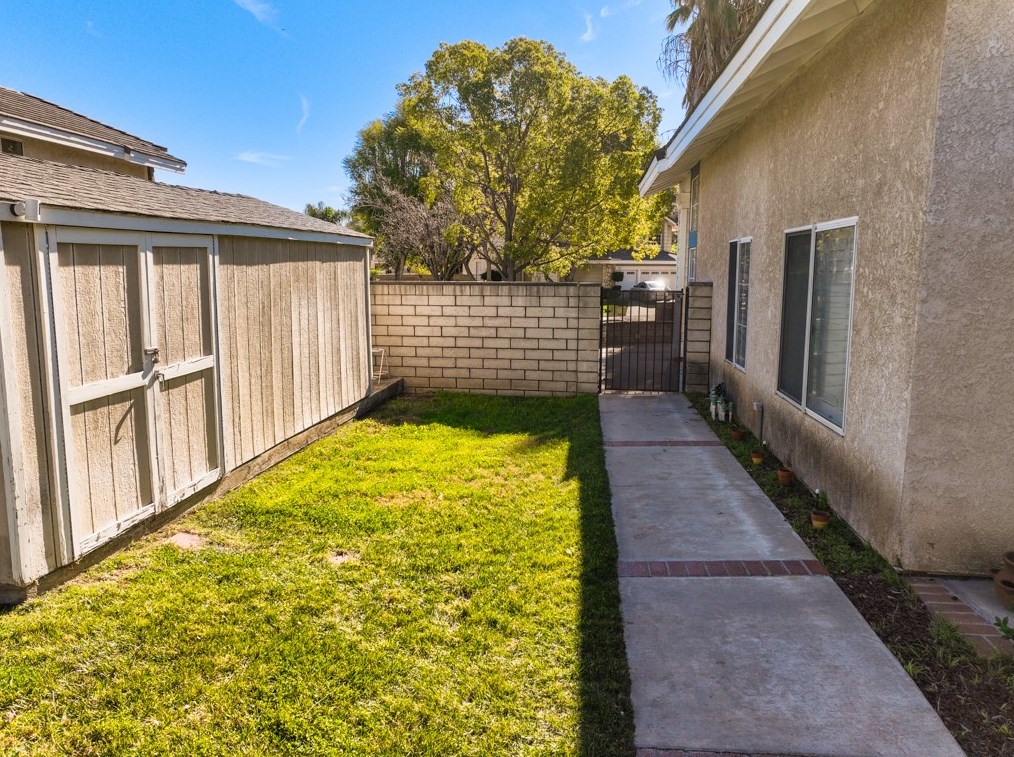 11645 Allwood Dr, Riverside CA  92503-0821 exterior