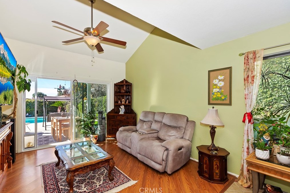 1244 Creekside Ct, Upland CA  91784-7934 exterior
