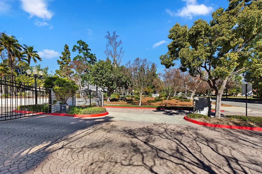 1244 Creekside Ct, Upland CA  91784-7934 exterior