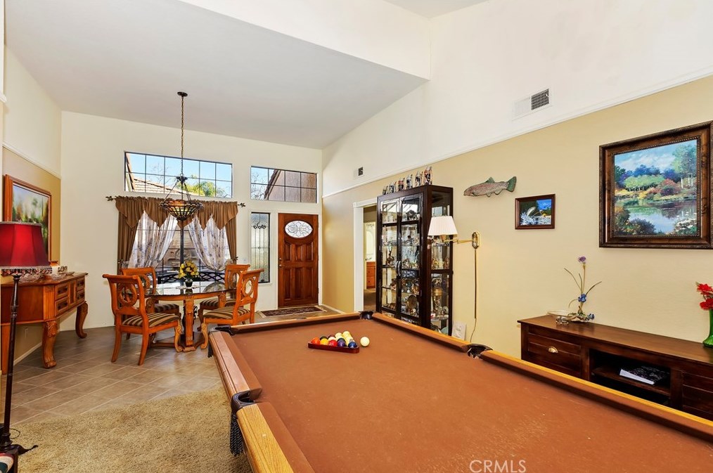 1244 Creekside Ct, Upland CA  91784-7934 exterior