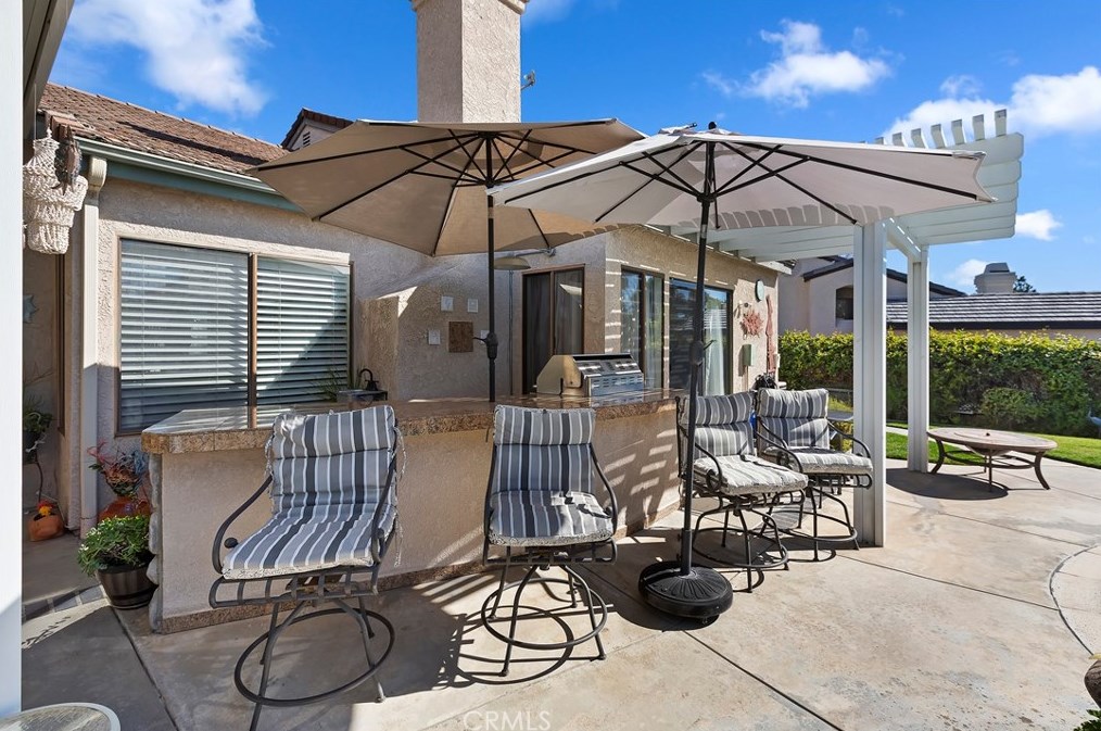1244 Creekside Ct, Upland CA  91784-7934 exterior