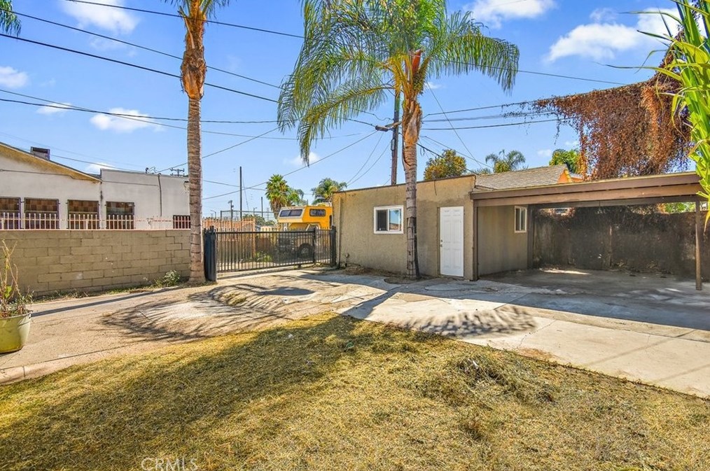 314 91st St, Los Angeles CA  90003-3805 exterior