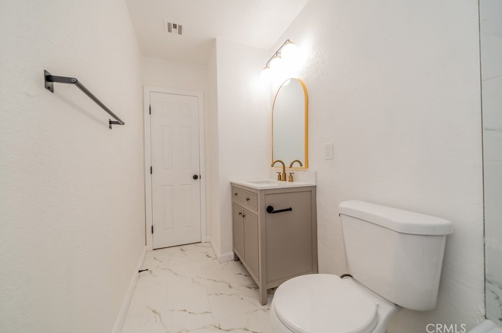 3948 Conejo Dr, San Bernardino CA  92404-1943 exterior