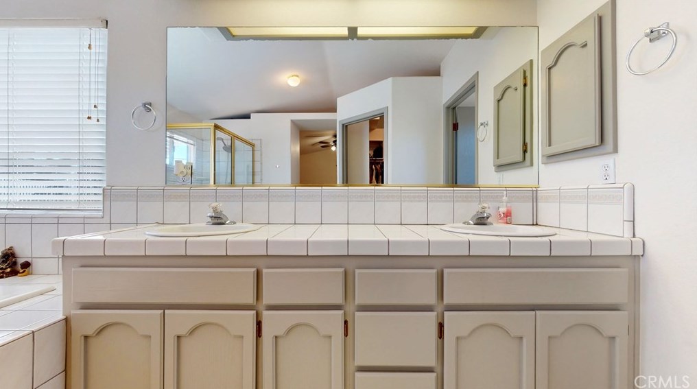 19939 Sahale Rd, Apple Valley CA  92307-7204 exterior