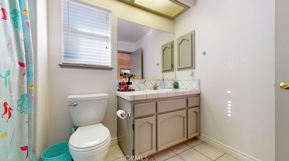 19939 Sahale Rd, Apple Valley CA  92307-7204 exterior