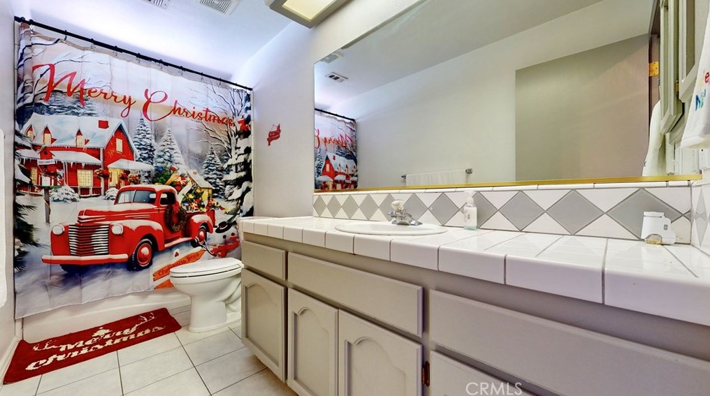 19939 Sahale Rd, Apple Valley CA  92307-7204 exterior