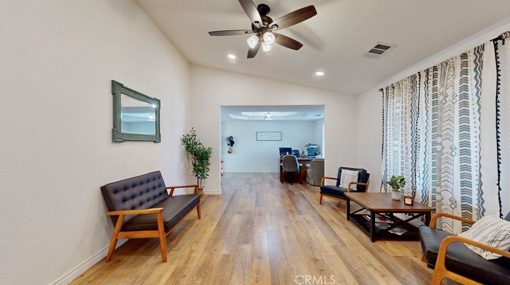 19939 Sahale Rd, Apple Valley CA  92307-7204 exterior