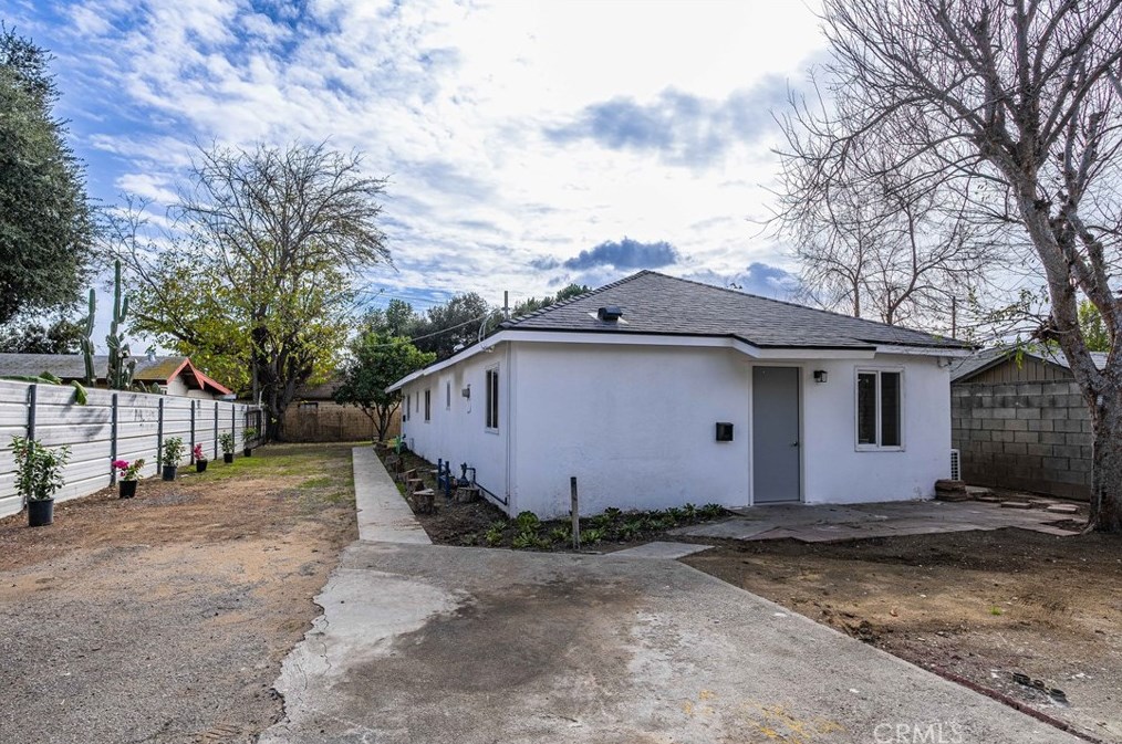 200 Phillips St, Ontario CA  91762-5141 exterior
