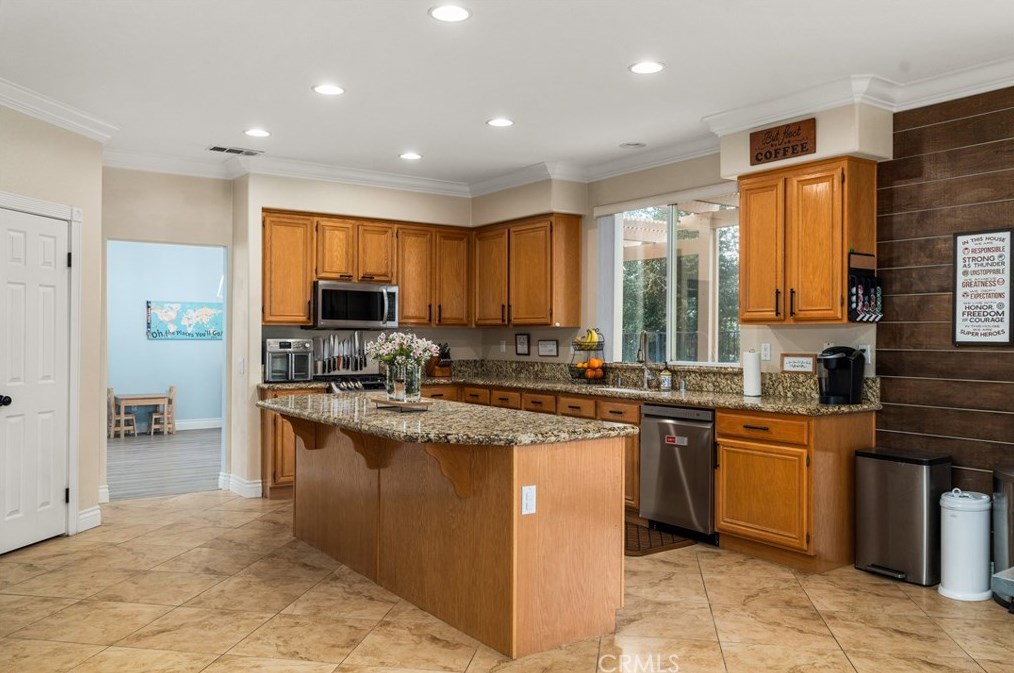 35381 Perla Pl, Wildomar CA  92595-7823 exterior