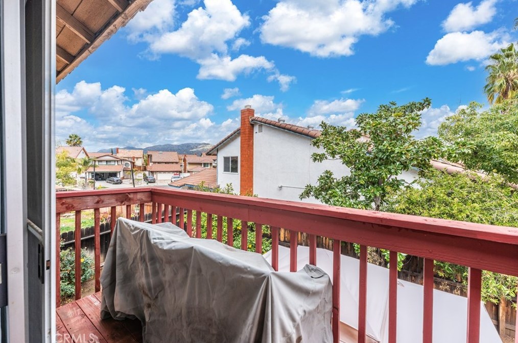 11840 Honey Holw, Moreno Valley CA  92557-6106 exterior