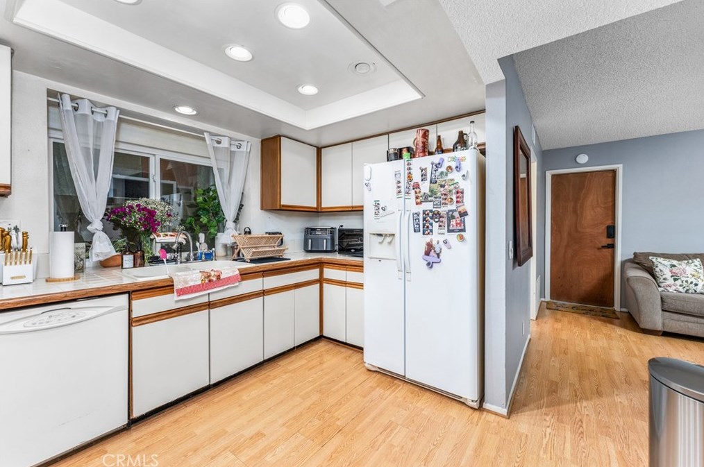 11840 Honey Holw, Moreno Valley CA  92557-6106 exterior