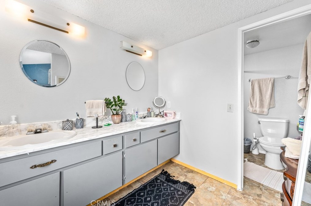 11840 Honey Holw, Moreno Valley CA  92557-6106 exterior