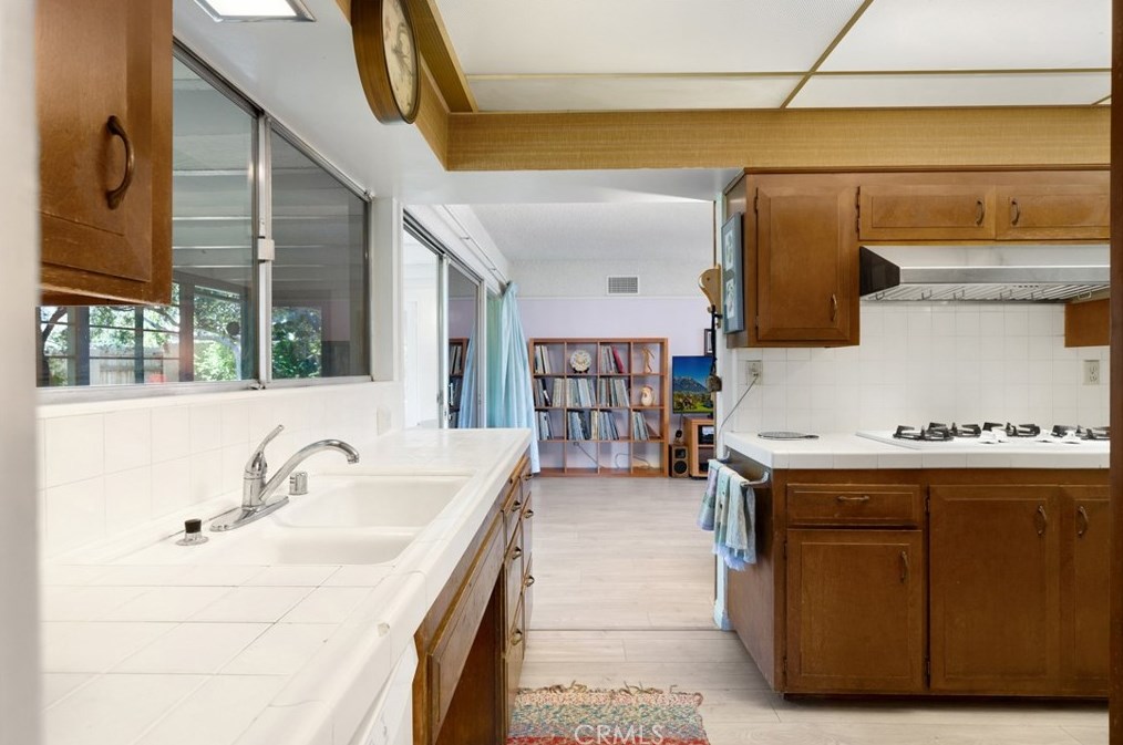 1845 Antioch Rd, Claremont CA  91711-2767 exterior