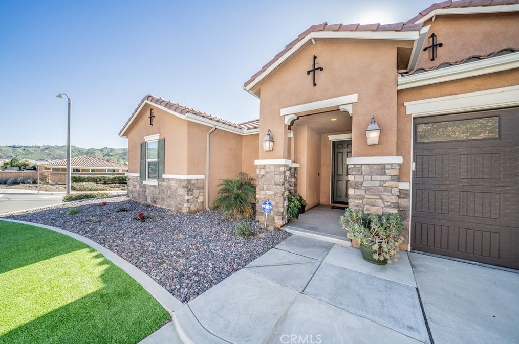 20715 Spring St, Riverside CA  92507 exterior