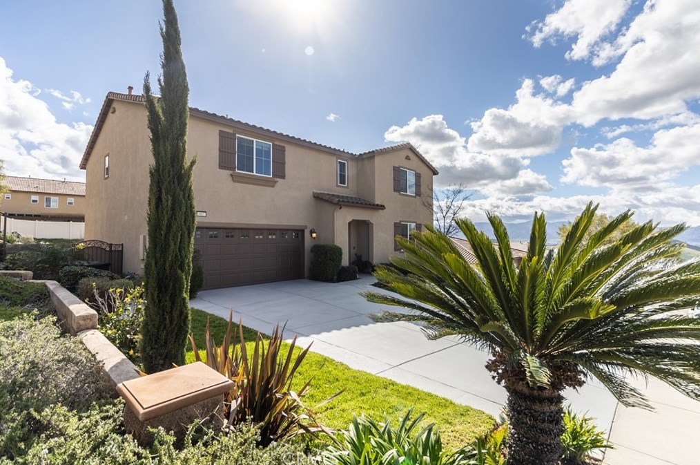 16657 Golden Bluff Loop, Riverside CA  92503-0244 exterior