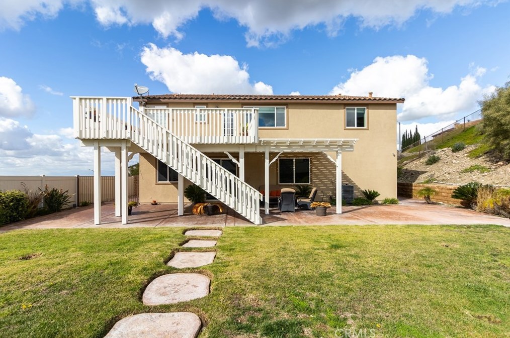 16657 Golden Bluff Loop, Riverside CA  92503-0244 exterior