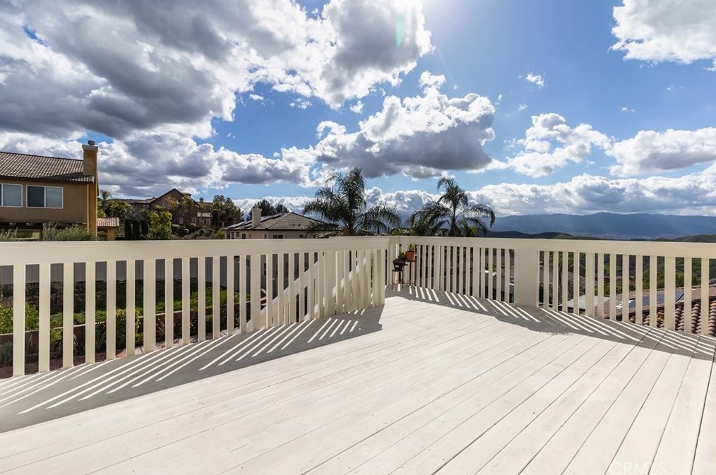 16657 Golden Bluff Loop, Riverside CA  92503-0244 exterior