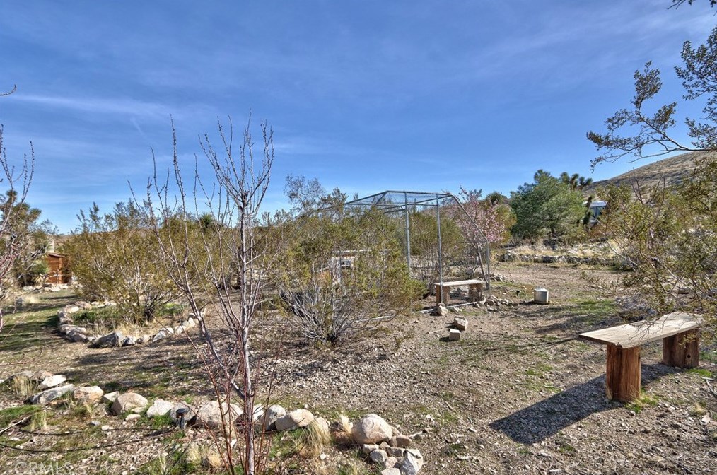 9140 Yucca St, Apple Valley CA  92308-8669 exterior