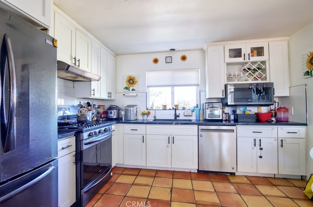 9140 Yucca St, Apple Valley CA  92308-8669 exterior