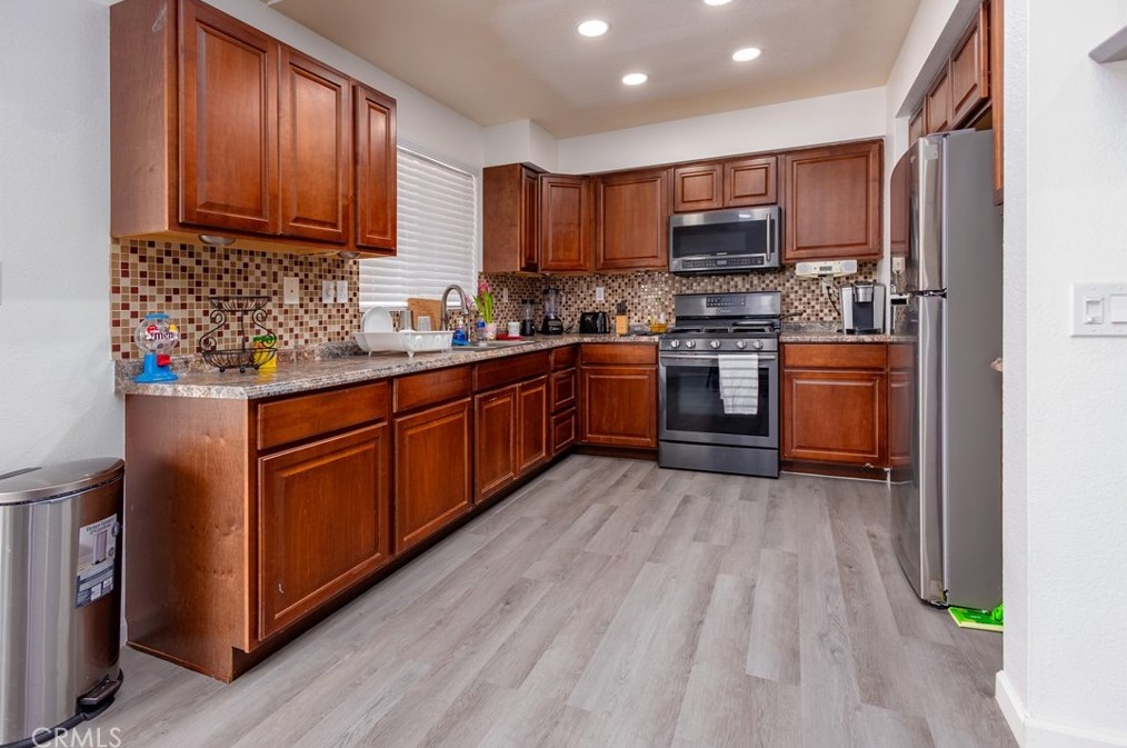 42944 Berkley Ave, Hemet CA  92544-4040 exterior