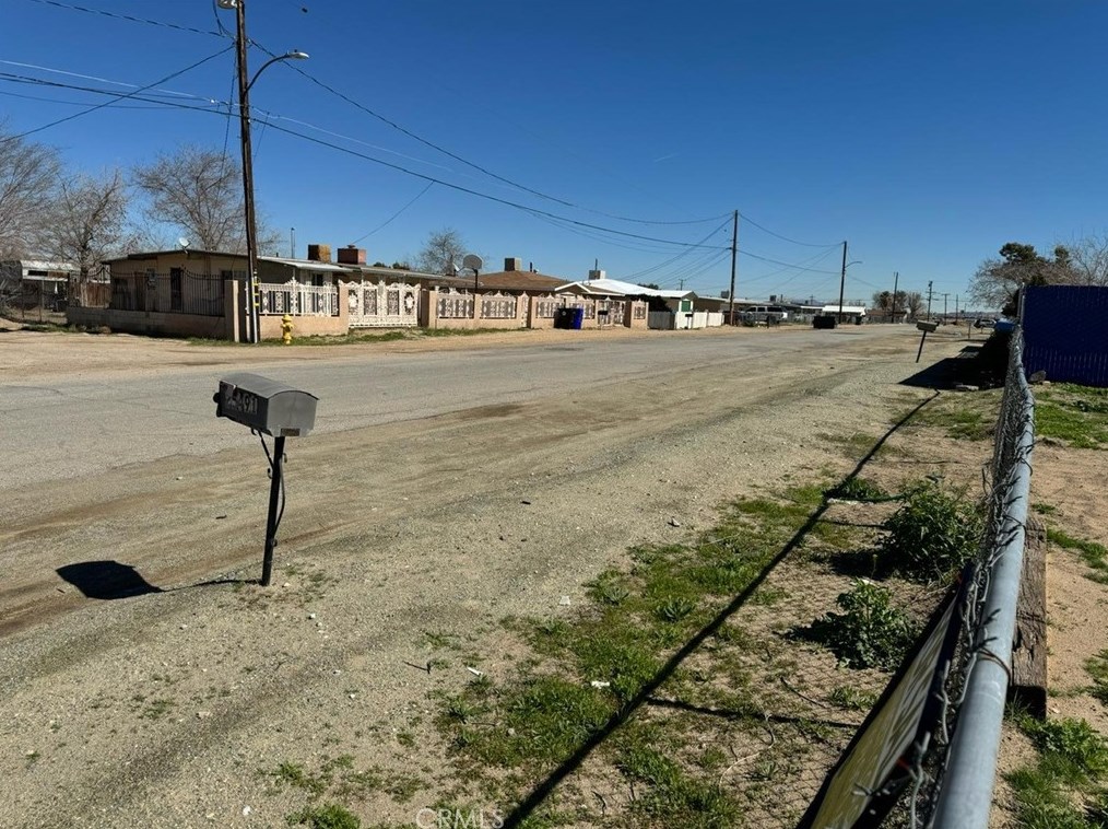 25491 Jade Rd, Barstow CA  92311-3356 exterior