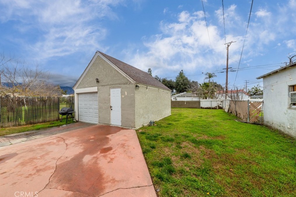 2809 Pershing Ave, San Bernardino CA  92405-3539 exterior