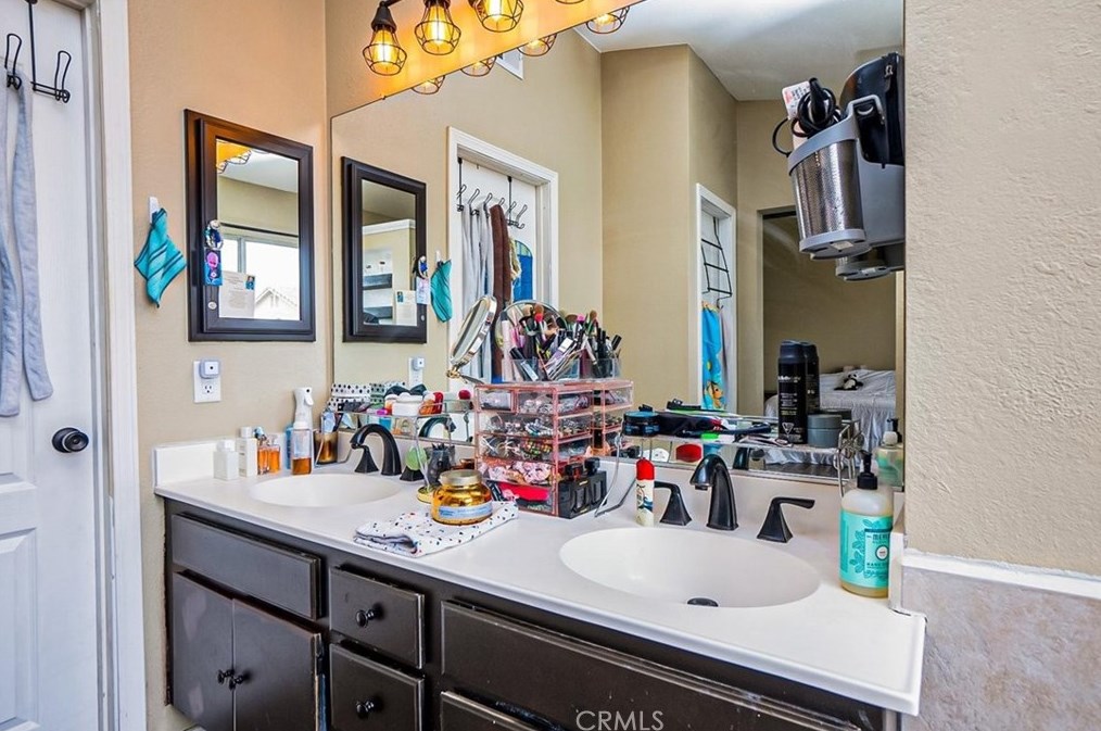 12489 Petaluma Rd, Victorville CA  92392-7607 exterior