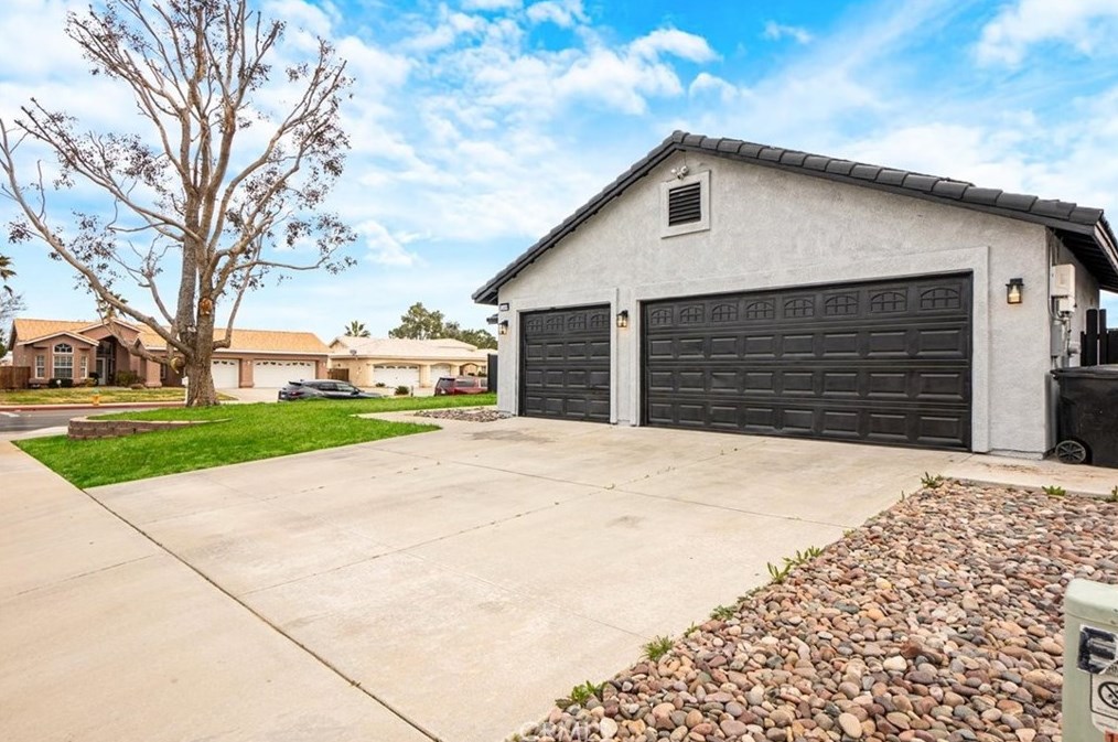 12489 Petaluma Rd, Victorville CA  92392-7607 exterior