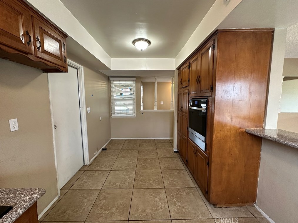2033 Elm Ave, Anaheim CA  92804-2553 exterior