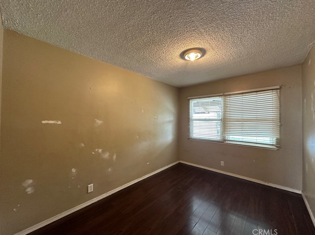 2033 Elm Ave, Anaheim CA  92804-2553 exterior