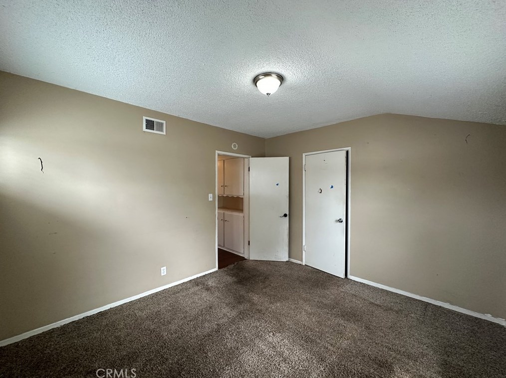 2033 Elm Ave, Anaheim CA  92804-2553 exterior