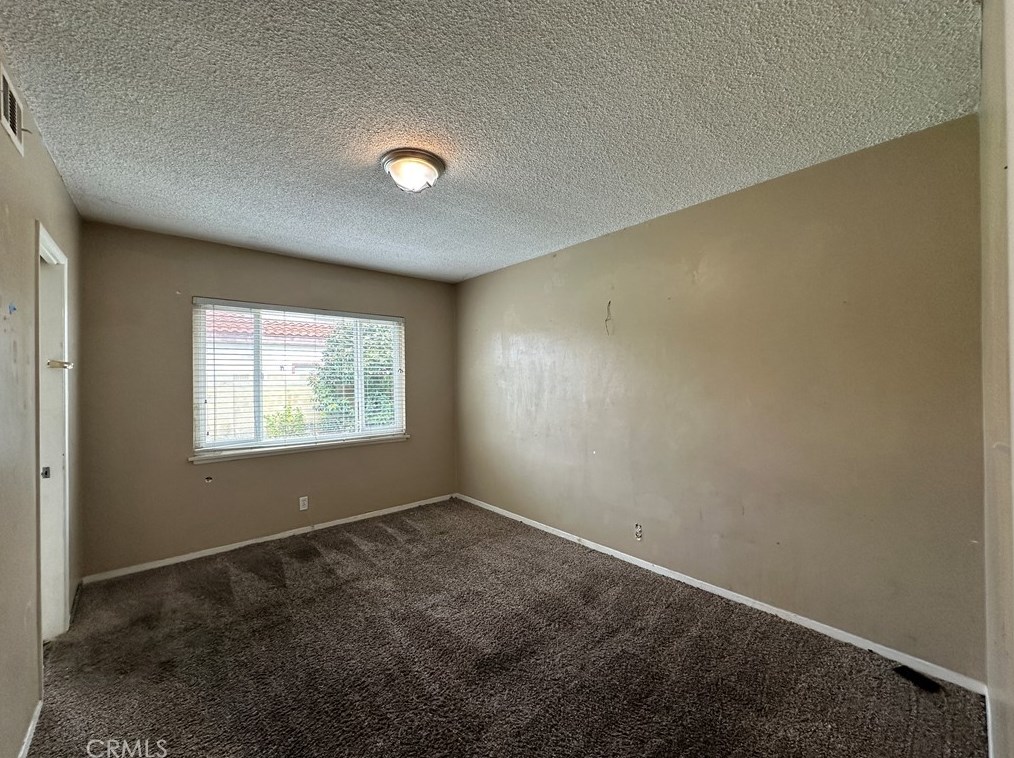2033 Elm Ave, Anaheim CA  92804-2553 exterior