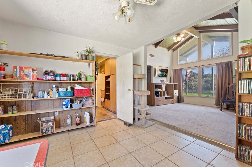 5821 Bronco Ln, Riverside CA  92509-6540 exterior