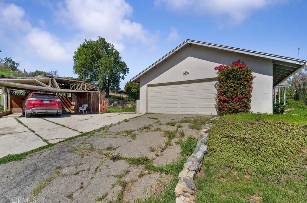 5821 Bronco Ln, Riverside CA  92509-6540 exterior