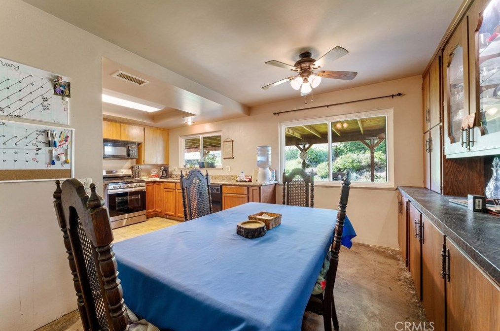 5821 Bronco Ln, Riverside CA  92509-6540 exterior