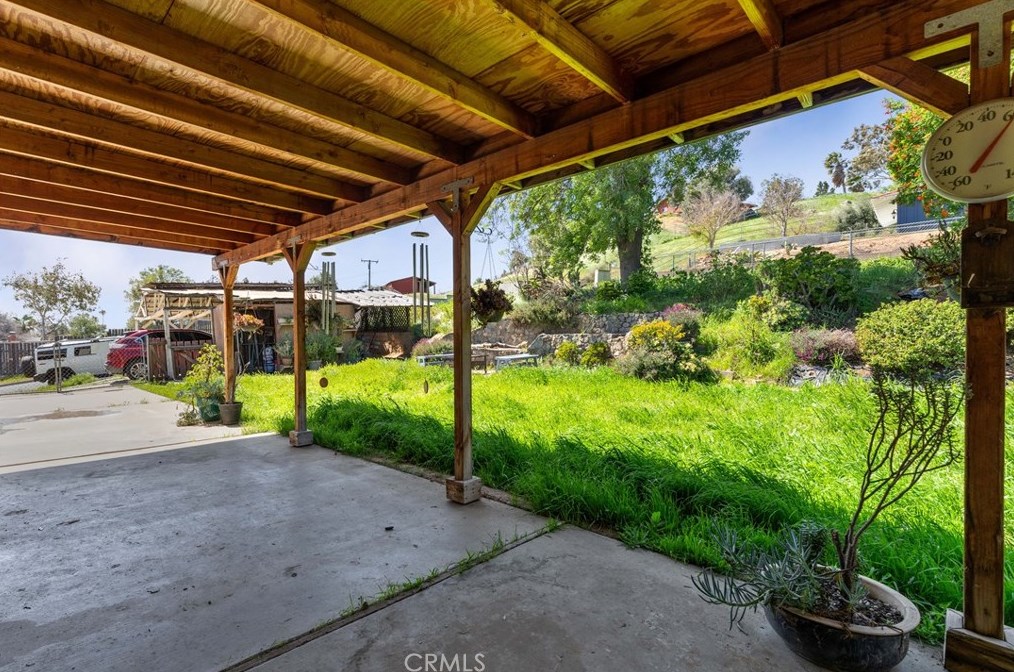 5821 Bronco Ln, Riverside CA  92509-6540 exterior