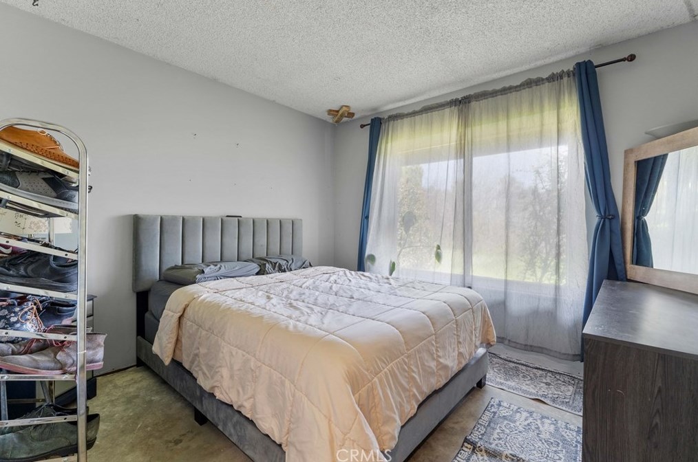 5821 Bronco Ln, Riverside CA  92509-6540 exterior