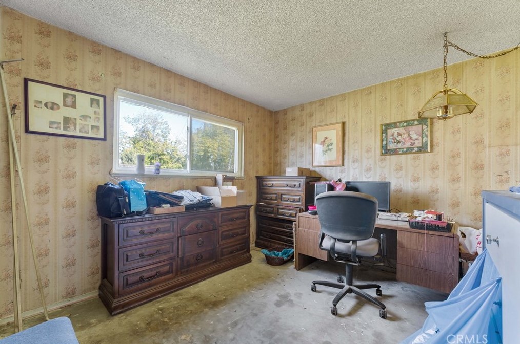 5821 Bronco Ln, Riverside CA  92509-6540 exterior