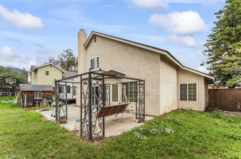 6324 Walnut Ave, San Bernardino CA  92407-4012 exterior