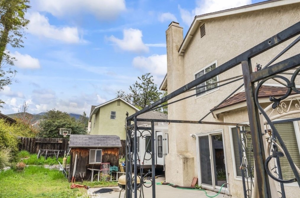 6324 Walnut Ave, San Bernardino CA  92407-4012 exterior