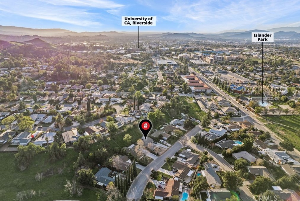 230 Goodrich Dr, Riverside CA  92507-4850 exterior