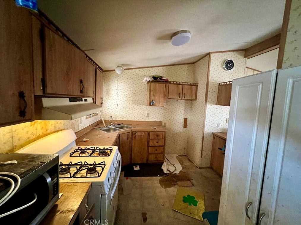 19970 Medford Way, Apple Valley CA  92308-5306 exterior