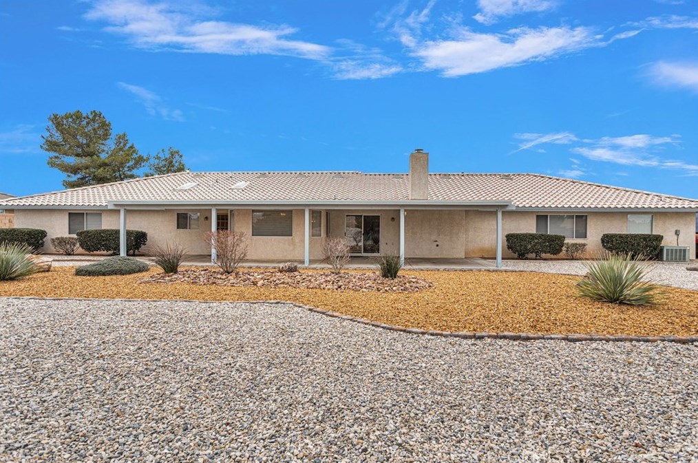 20260 Quail Hollow Rd, Apple Valley CA  92308-5013 exterior
