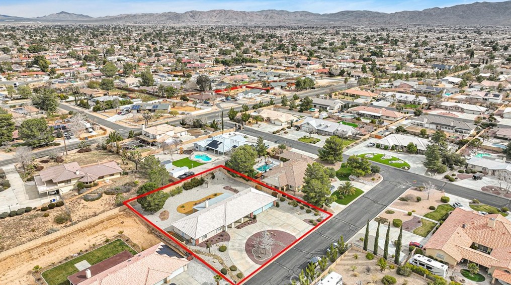 20260 Quail Hollow Rd, Apple Valley CA  92308-5013 exterior